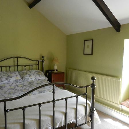 Cilwen Country House Bed And Breakfast Abernant Kültér fotó